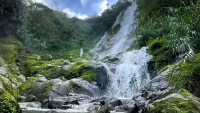 Air Terjun Sikarim