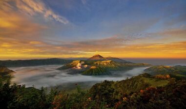 5 Alasan Bromo Wajib Masuk Daftar Liburanmu 