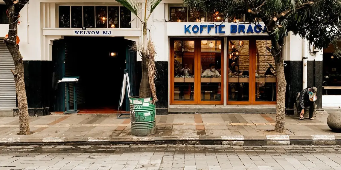 Koffie Braga — kafe ikonik di Jalan Braga Bandung dengan suasana colonial heritage